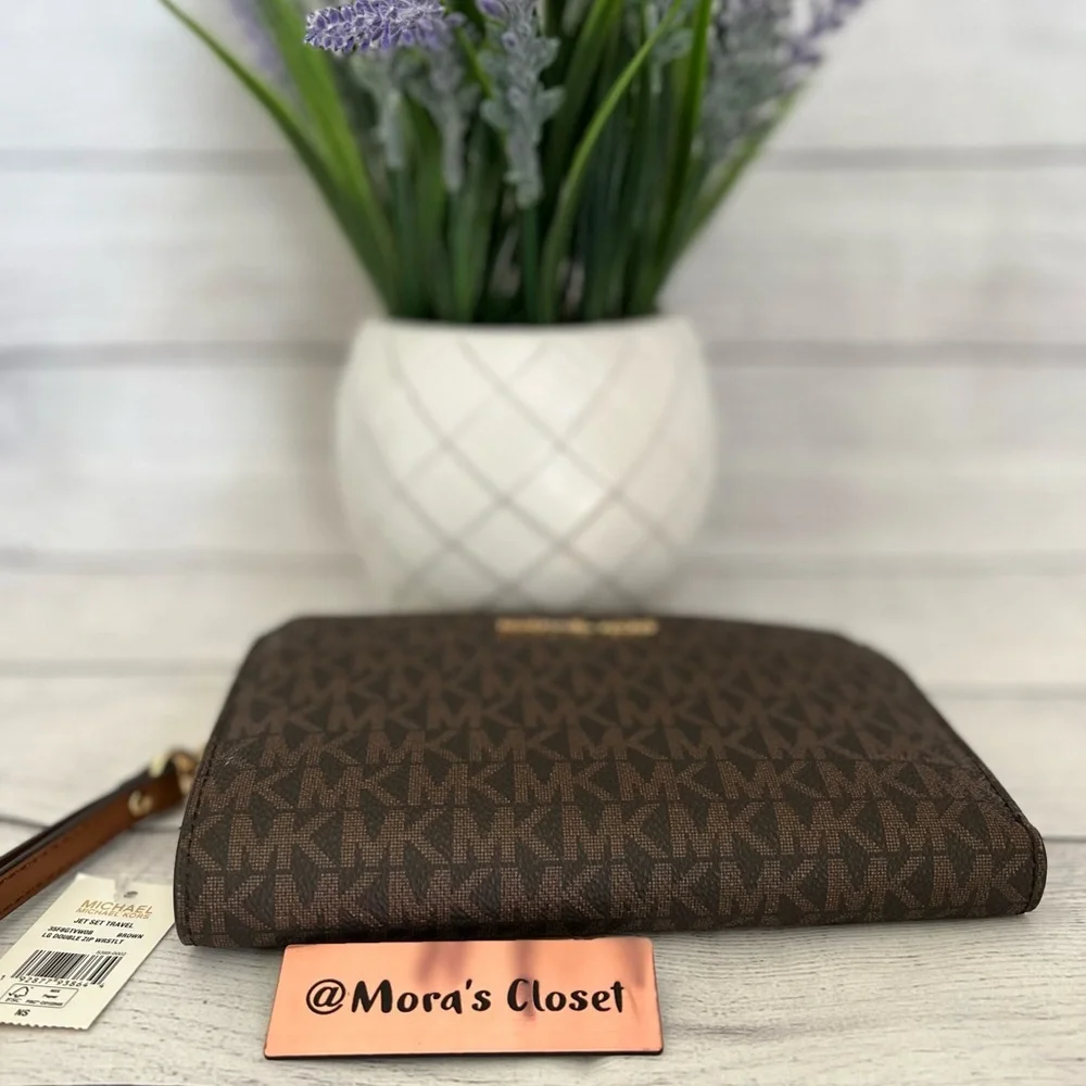 Michael Kors Double Zip Wallet-Wristlet - Picture 6 of 8